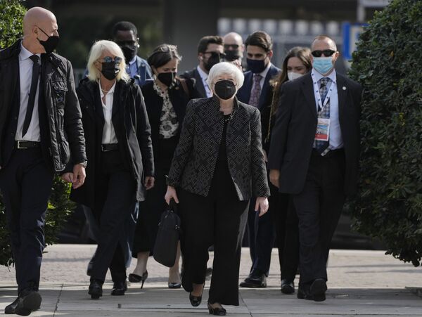 Janet Yellen, secrétaire d’État américaine au Trésor, arrive pour une réunion des ministres des Finances et de la Santé du G20 à Rome. - Sputnik Afrique