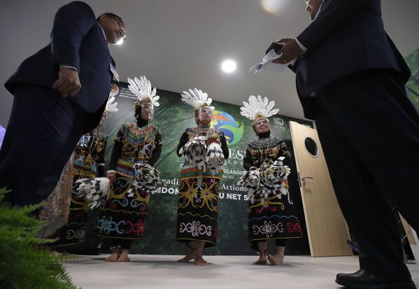 Des danseurs indonésiens se produisent lors de l’ouverture de la COP26 à Glasgow. - Sputnik Afrique