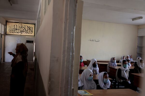 Des filles dans une école primaire de Kaboul. - Sputnik Afrique