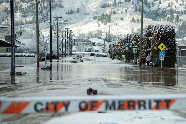 Menacée par de graves inondations, Merritt a été évacuée dans son intégralité: plus de 7.000 habitants ont dû partir. - Sputnik Afrique