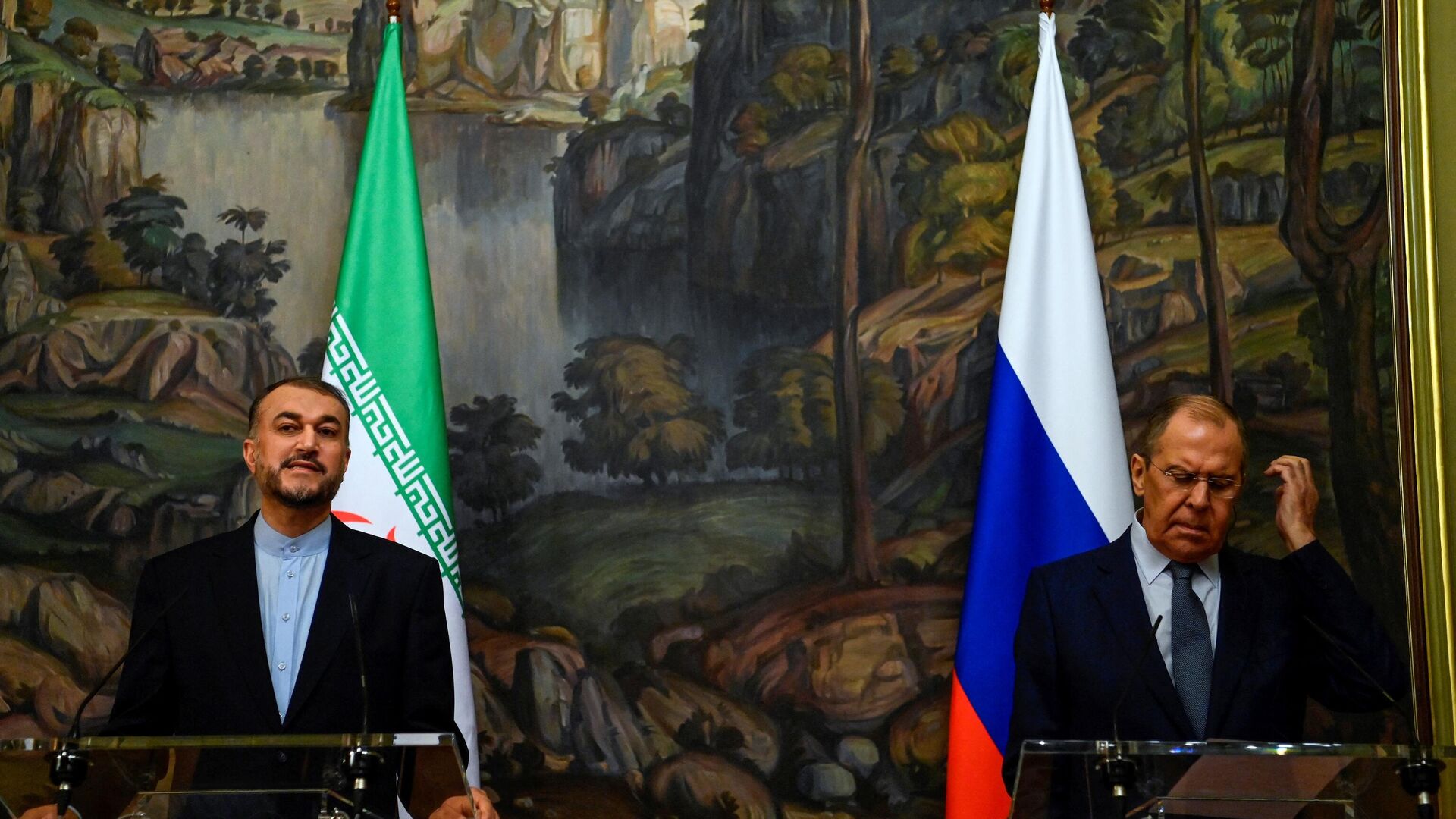 Le ministre des Affaires étrangères russe Sergei Lavrov et son homologue iranien Hossein Amir-Abdollahian - Sputnik Afrique, 1920, 22.11.2021