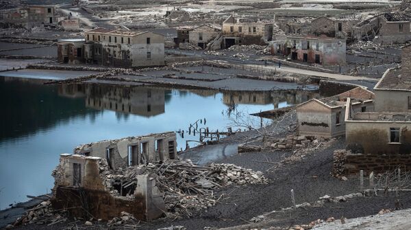 Вышедшие из воды руины деревни Aceredo в Испании - Sputnik Afrique