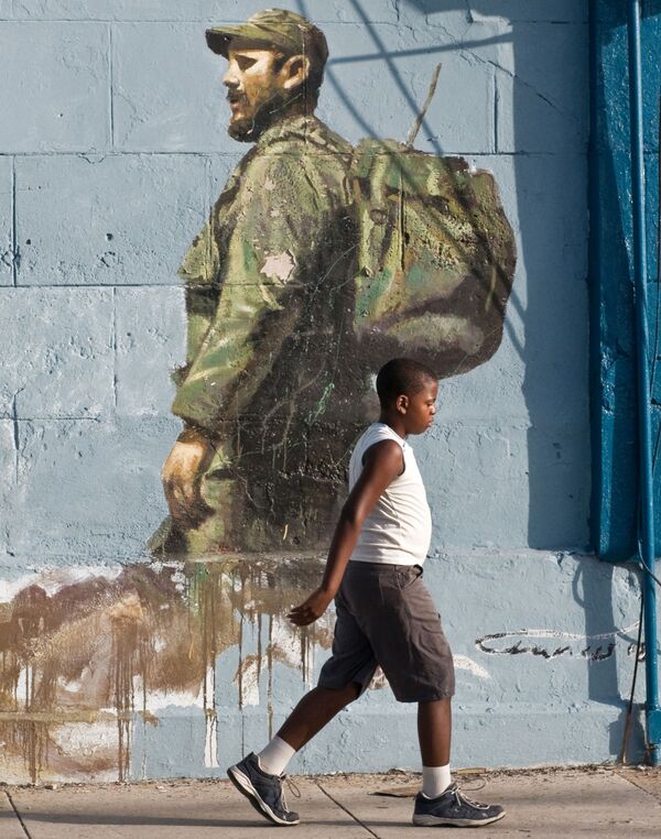 L’ancien dirigeant cubain, qui a dirigé le pays pendant près d’un demi-siècle, est décédé il y a cinq ans, mais reste sans doute le plus grand symbole de Cuba.Photo: un graffiti représentant Fidel Castro à La Havane, 2009. - Sputnik Afrique