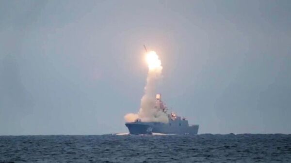 Un tir d'essai du missile hypersonique Zircon depuis la frégate Amiral Gorchkov - Sputnik Afrique