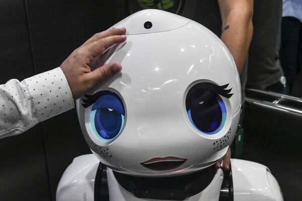 Le robot prénommé Ema lors d’un test chez Empresas Publicas de Medellin, en Colombie. - Sputnik Afrique
