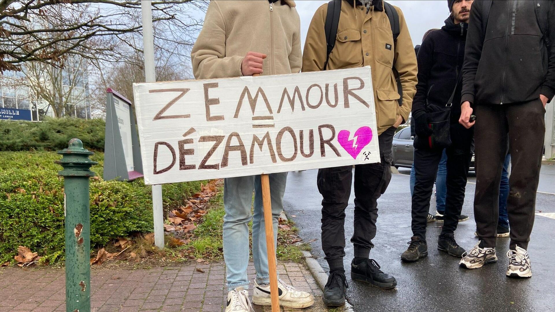 Manifestation contre la candidature de Zemmour à Paris, 5 décembre 2021 - Sputnik Afrique, 1920, 05.12.2021