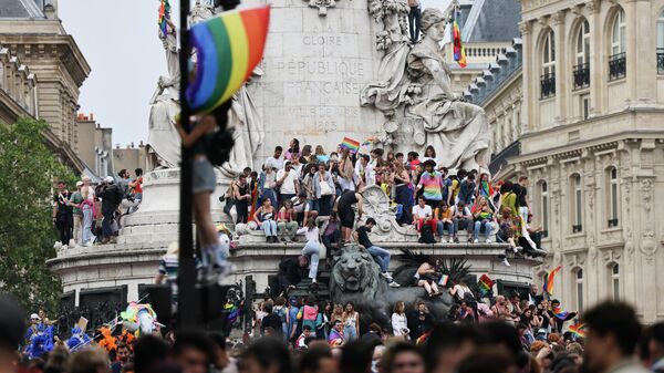 La marche des fiertés LGBT Paris - Sputnik Afrique