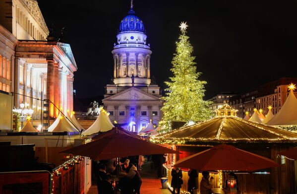 Le marché de Noël de Gendarmenmarkt, à Berlin. - Sputnik Afrique