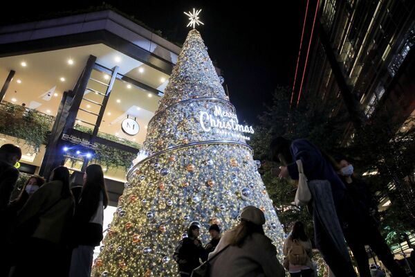 L’arbre de Noël devant la tour Taipei 101, à Taiwan. - Sputnik Afrique