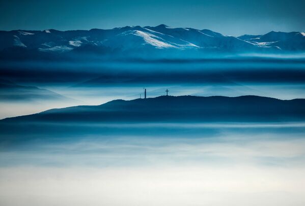 Ciel d’hiver dans les environs de Skopje, Macédoine. - Sputnik Afrique