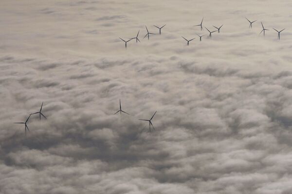 Ciel bas et éoliennes à Châtellerault, dans l’ouest de la France. - Sputnik Afrique