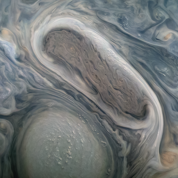Une tempête sur Jupiter. L’image a été prise par la sonde Juno, mise en orbite autour de cette planète en 2016 par la NASA. - Sputnik Afrique