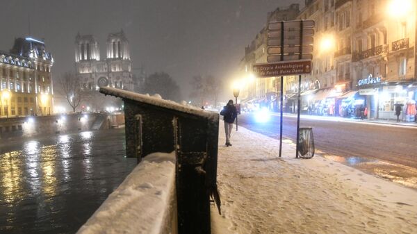 La neige à Paris en hiver - Sputnik Afrique