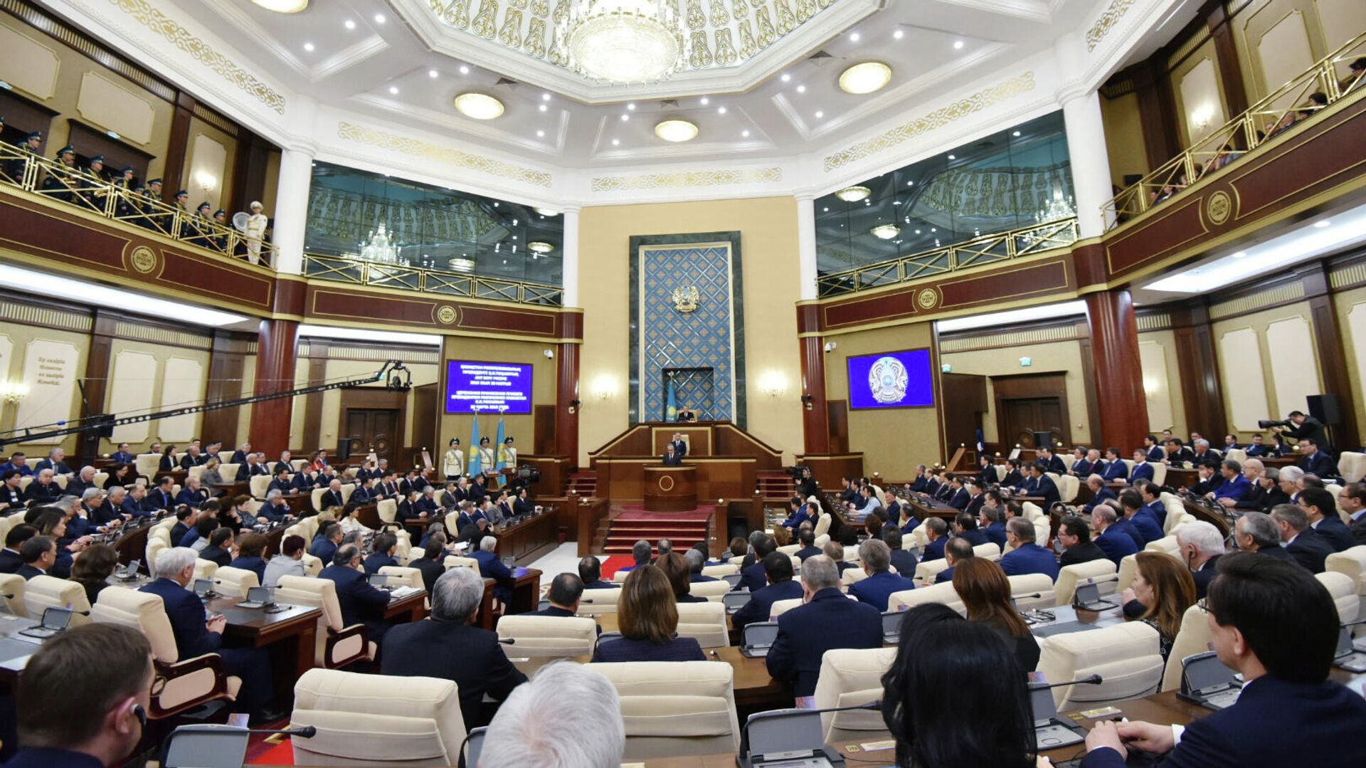 Le parlement kazakh  - Sputnik Afrique, 1920, 11.01.2022