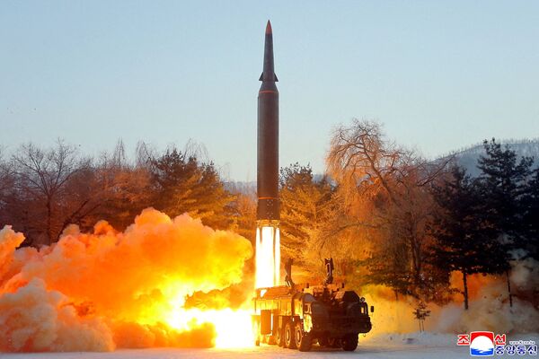 Il s&#x27;agit du deuxième essai effectué par la Corée du Nord depuis le début de l’année. Le précédent tir a eu lieu le 5 janvier, également depuis la province du Chagang. La Corée du Nord a déclaré avoir testé un missile hypersonique qui avait parcouru 700 kilomètres avant d’atteindre sa cible. - Sputnik Afrique