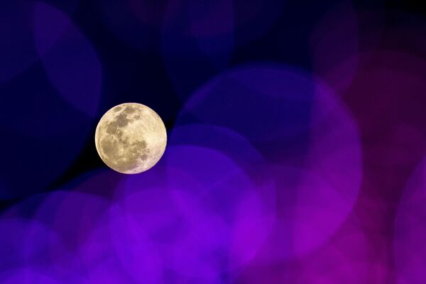 La &quot;pleine lune du loup&quot; au-dessus de Bangkok, en Thaïlande. - Sputnik Afrique