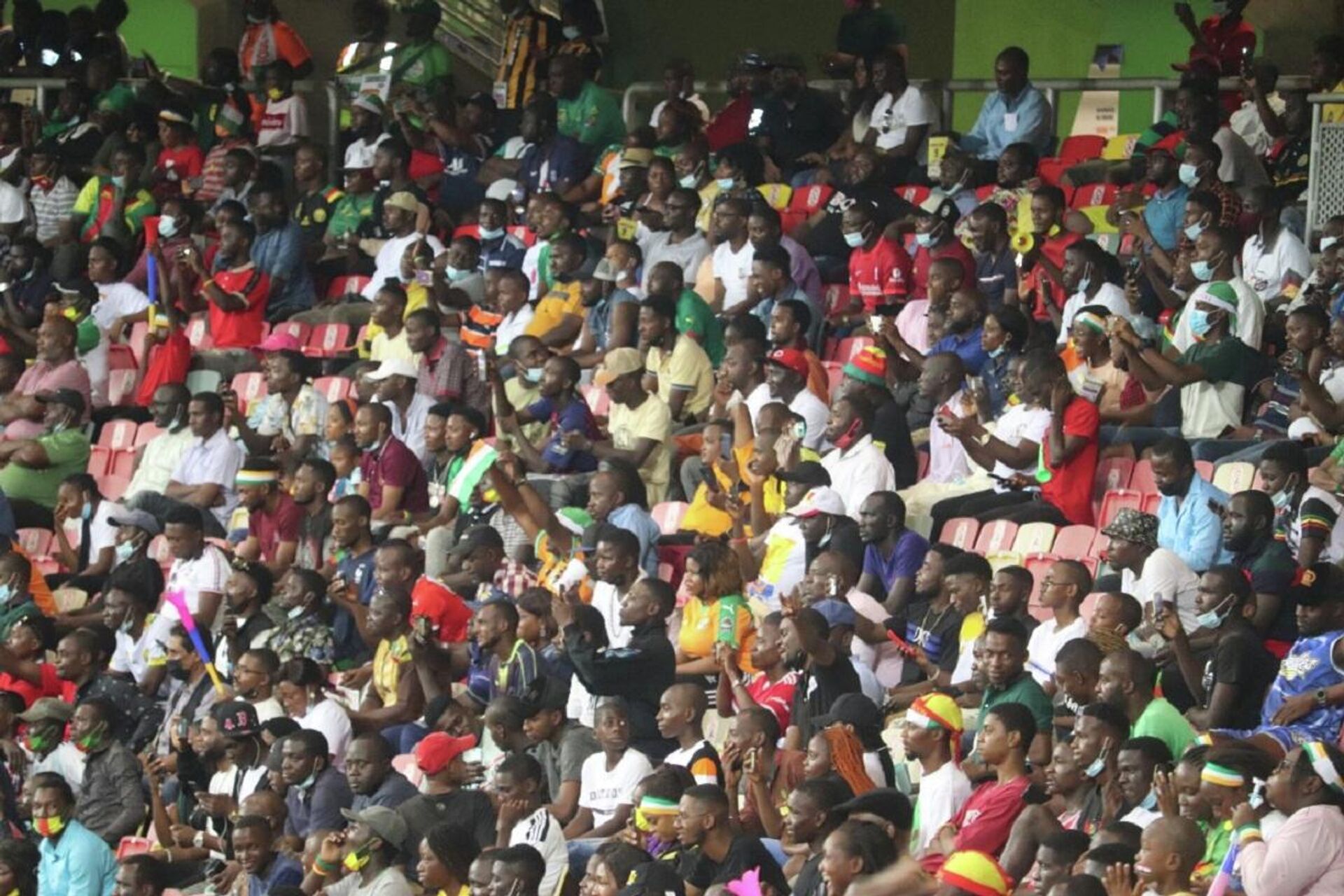 Des supporters camerounais venus en nombre pour assister à la rencontre au stade Japoma de Douala - Sputnik Afrique, 1920, 27.01.2022