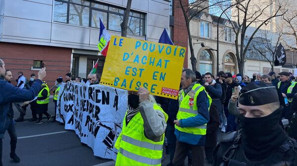 Une manifestation des Gilets jaunes à Paris, le 5 février 2022 - Sputnik Afrique