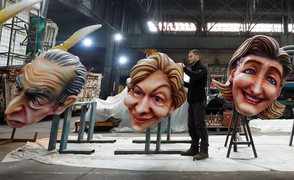 La réalisation de marionnettes géantes d’Éric Zemmour, de Valérie Pécresse et de Marine Le Pen, candidats à l’élection présidentielle de 2022, pour le carnaval de Nice. - Sputnik Afrique