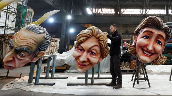 Изготовление гигантских голов к 137-му карнавалу в Ницце, Франция - Sputnik Afrique