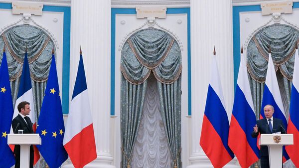 Vladimir Poutine et Emmauel Macron après leurs pourparlers à Moscou le 7 février 2022 - Sputnik Afrique