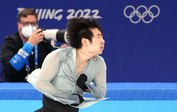 Le Chinois Jin Boyang lors du programme court de la compétition de patinage en simple masculin. - Sputnik Afrique