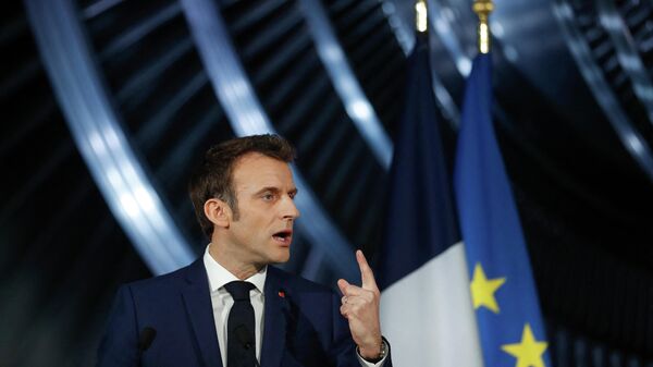 Emmanuel Macron sur le site GE Steam Power de Belfort, 10 février 2022 - Sputnik Afrique