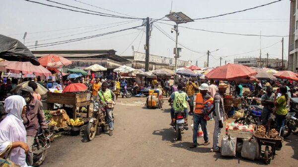 Une vue du marché Bonamoussadi à Douala - Sputnik Afrique