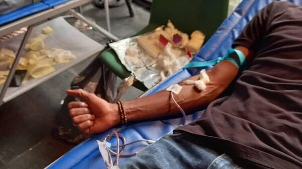 Journée de don de sang organisée par un particulier en collaboration avec le CNTS, à Abidjan en janvier 2021 - Sputnik Afrique