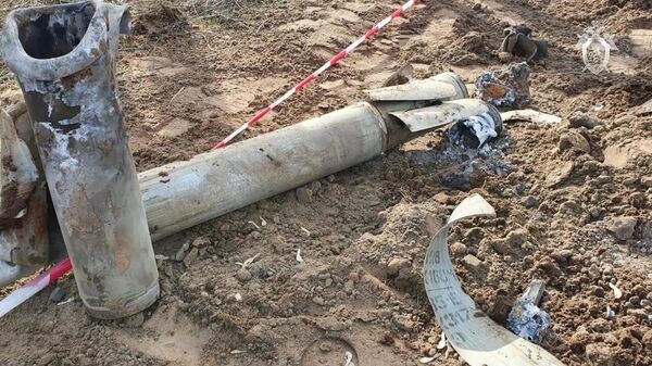 Le Comité d’enquête russe a publié les images prises sur les lieux de l’explosion d’un obus près de la frontière ukrainienne, dans le district Tarasovsky - Sputnik Afrique