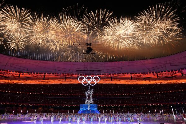Feu d’artifice lors de la cérémonie de clôture des XXIVe Jeux olympiques d’hiver à Pékin. - Sputnik Afrique