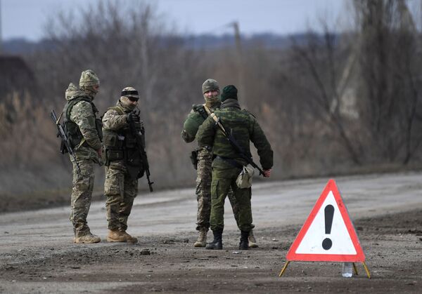 Des militaires russes au poste de contrôle d’Armiansk en Crimée. - Sputnik Afrique