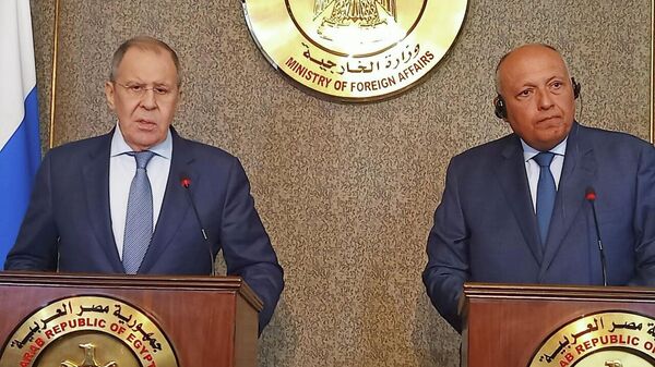Les ministres des Affaires étrangères de Russie et d'Égypte tiennent une conférence de presse conjointe au Caire - Sputnik Afrique