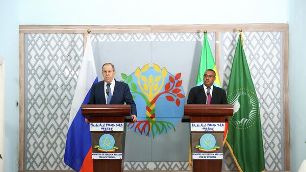 Sergueï Lavrov et son homologue éthiopien Demeke Mekonnen tiennent une conférence de presse à Addis-Abeba - Sputnik Afrique
