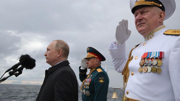 le défilé maritime à Saint-Pétersbourg sous l’œil de Vladimir Poutine - Sputnik Afrique
