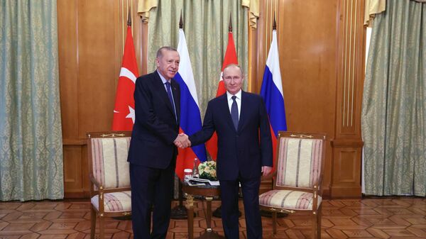 Recep Tayyip Erdogan et Vladimir Poutine à Sotchi, le 5 août 2022 - Sputnik Afrique