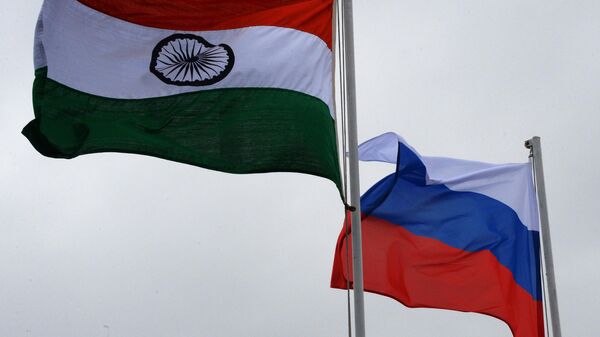 Les drapeaux russe et indien - Sputnik Afrique