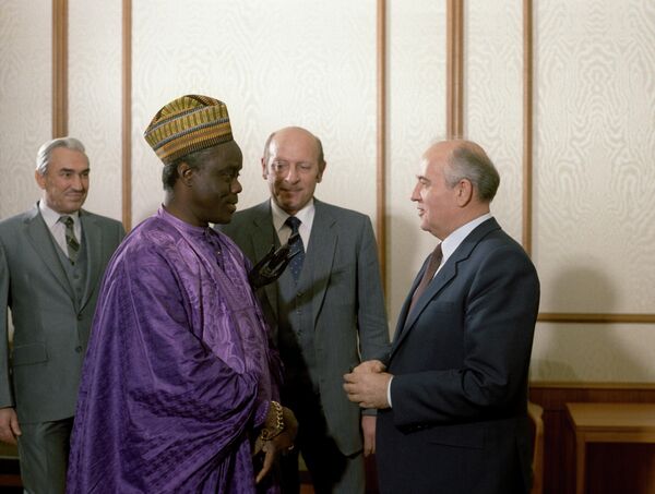 Mikhaïl Gorbatchev et Mathieu Kérékou, Président de la République du Bénin, lors de leur rencontre au Kremlin, le 21 novembre 1986 - Sputnik Afrique