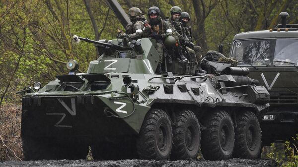 Des militaires russes sur un véhicule blindé BTR-82A lors de l'opération spéciale en Ukraine, image d'illustration - Sputnik Afrique