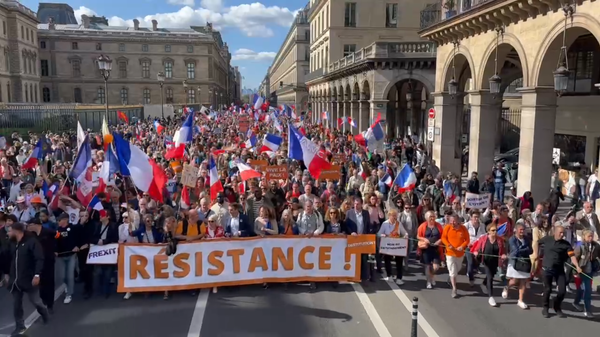 Une manif de résistance à Paris ce 17 septembre - Sputnik Afrique