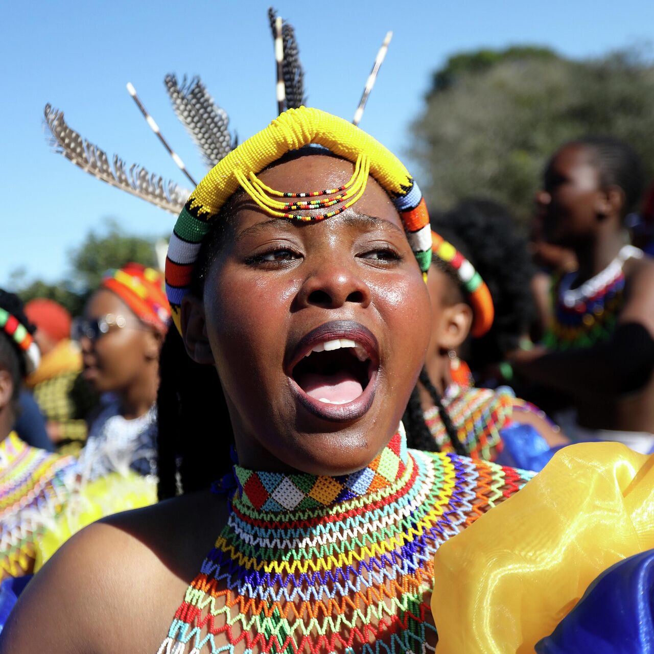 En Afrique du Sud, des milliers de jeunes filles dansent devant le roi des  Zoulous - vidéos - 19.09.2022, Sputnik Afrique