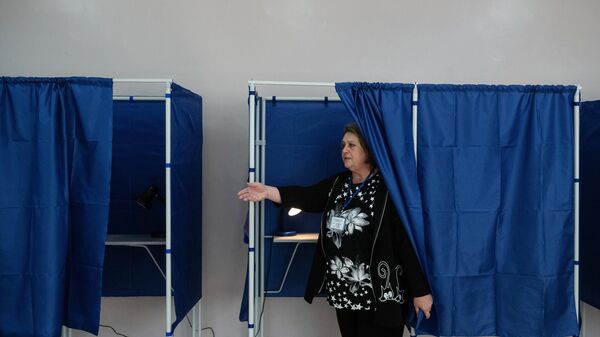 référendums de rattachement à la Russie du Donbass, de Kherson et de Zaporojié, bureau de vote - Sputnik Afrique