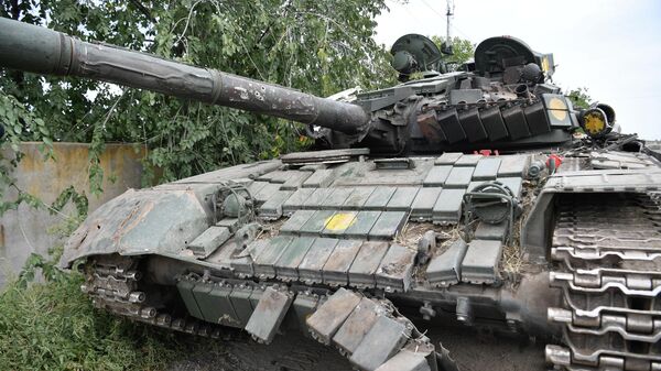 Un char T-72 transmis par la Pologne à l'Ukraine - Sputnik Afrique