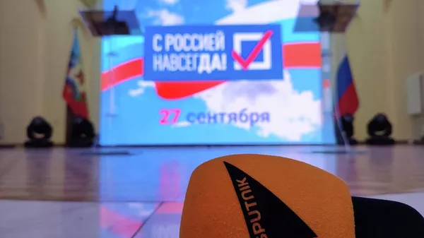 Un bureau de vote dans la République populaire de Lougansk - Sputnik Afrique