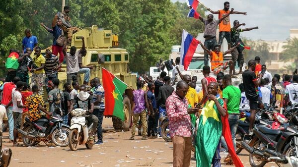 Une manifestation au Burkina Faso, le 2 octobre 2022 - Sputnik Afrique