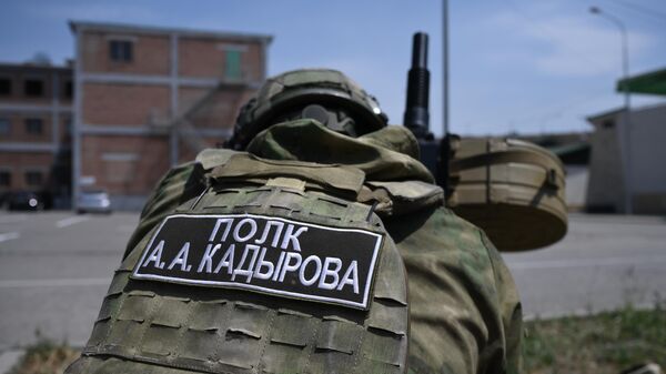 Un militaire d'une unité spéciale de Kadyrov  - Sputnik Afrique