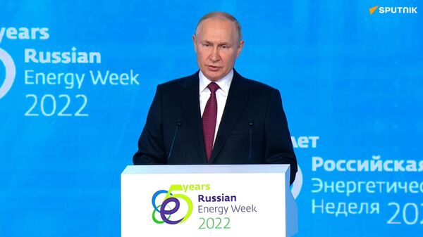 Poutine se prononce au forum annuel énergétique à Moscou - Sputnik Afrique