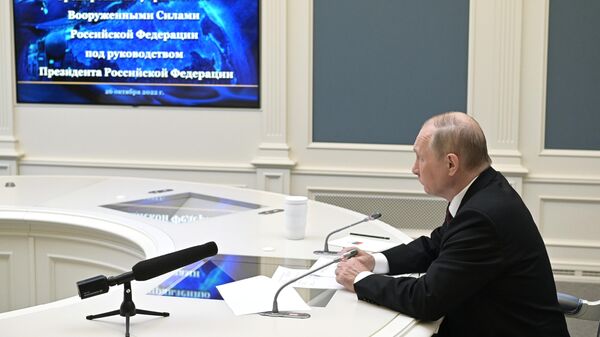 Vladimir Poutine surveille l'entraînement des forces de dissuasion nucléaire, le 26 octobre 2022 - Sputnik Afrique