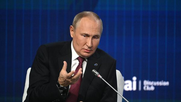 Vladimir Poutine participe à une réunion du club international de discussion Valdaï, le 27 octobre 2022 - Sputnik Afrique