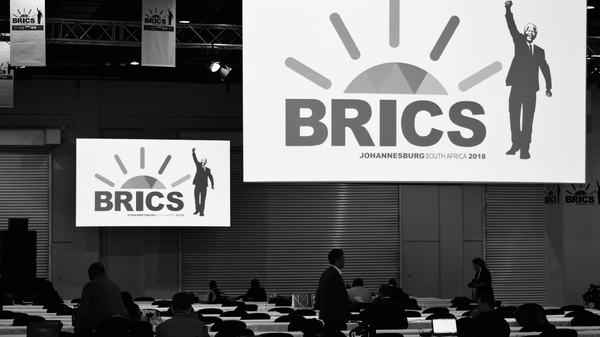 Alger dans les BRICS: «une chance de décoller économiquement, scientifiquement et technologiquement» - Sputnik Afrique